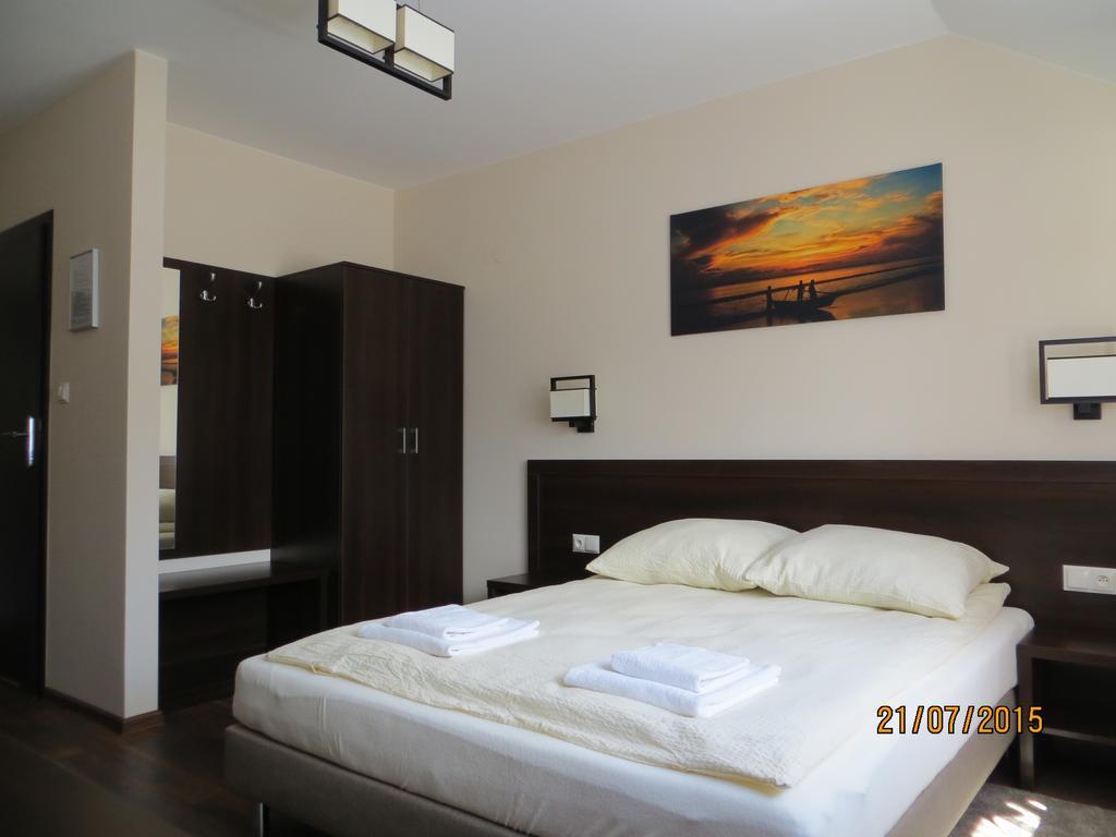 Hotel Pod Chelmem Ropa Exterior foto