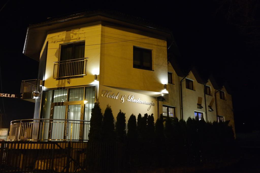 Hotel Pod Chelmem Ropa Exterior foto