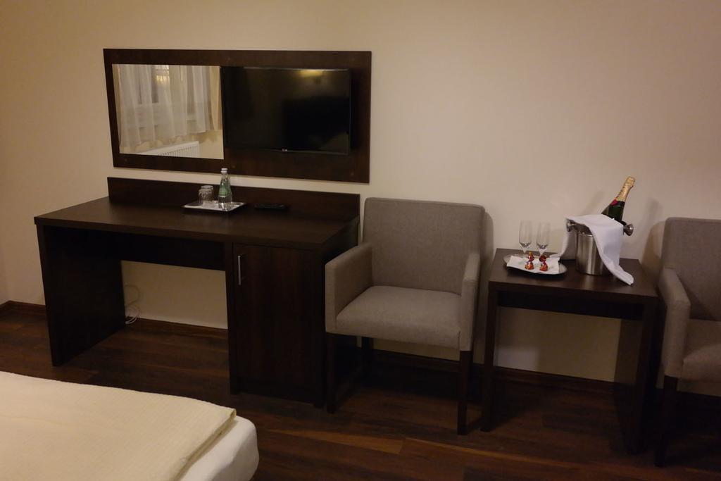 Hotel Pod Chelmem Ropa Habitación foto