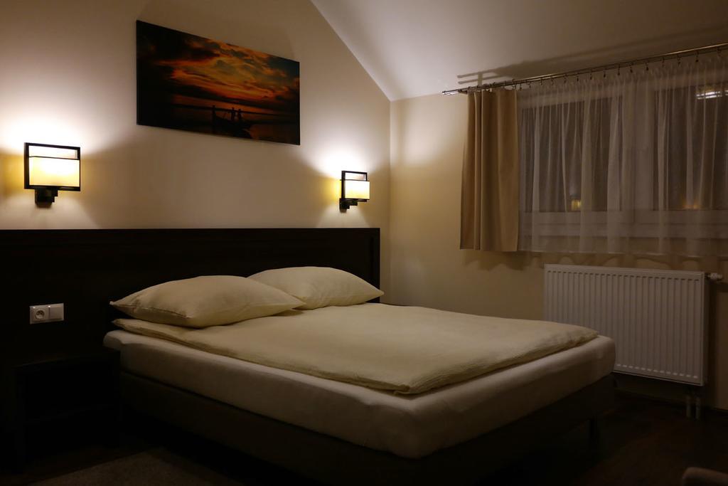 Hotel Pod Chelmem Ropa Habitación foto